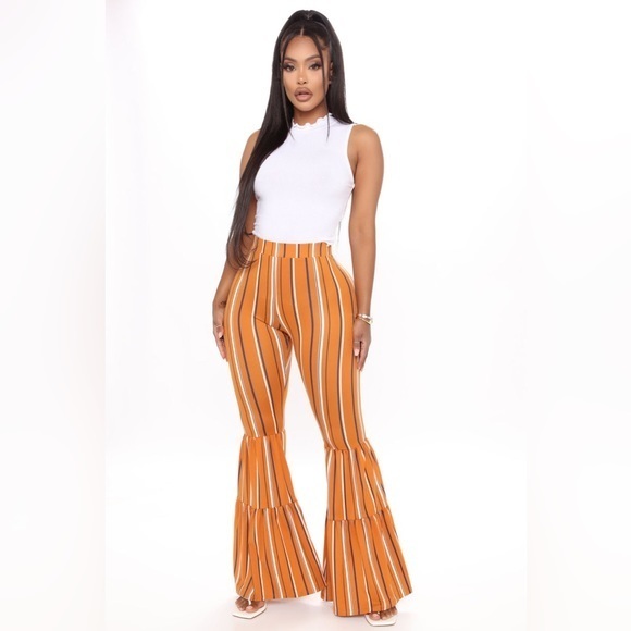 Fashion Nova Pants - Fashion nova curvy bell flare pant size small NWT 🚨